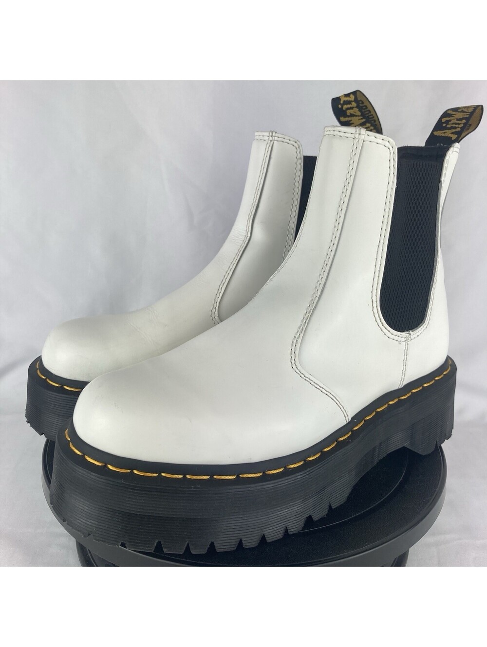 Women’s 8 Dr. Martens 2976 Quad White Leather Chelsea Boots Chunky Platform